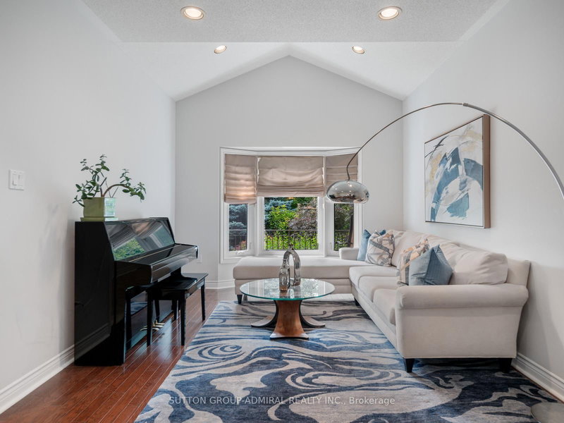 171 Shaftsbury Ave, Richmond Hill, L4C 0G2 | Image 3