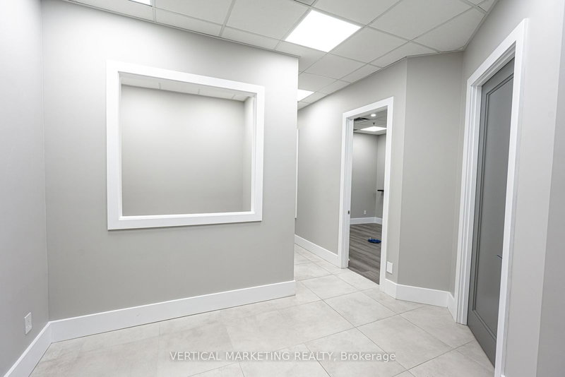 32 - 35 West Pearce St, Richmond Hill, L4B 1E3 | Image 3