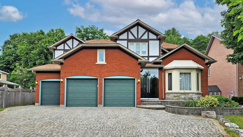 1 Fernwood Crt  Richmond Hill, L4B 3C2 | Image 1