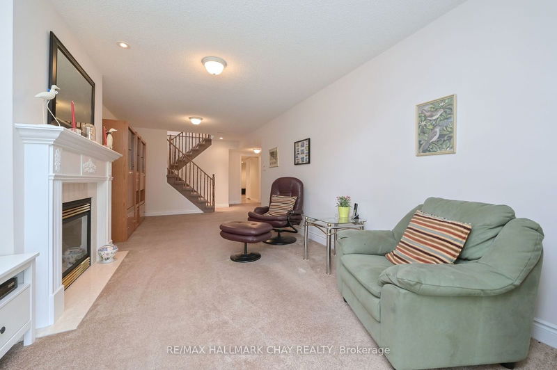 15 Via Vistana   New Tecumseth, L9R 0C5 | Image 17