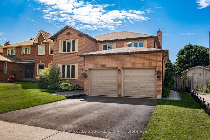 702 Rupert Ave  Whitchurch-Stouffville, L4A 8B7 | Image 2