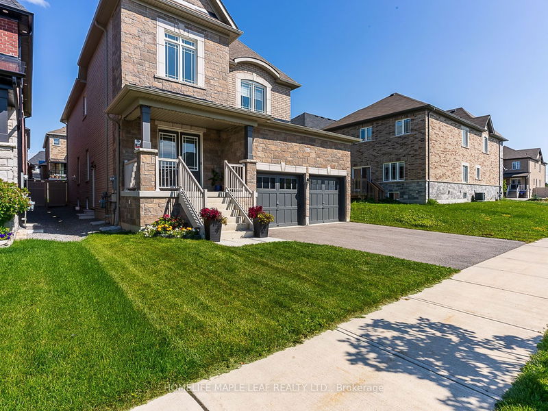 312 Chelsea Cres  Bradford West Gwillimbury, L3Z 4J4 | Image 2