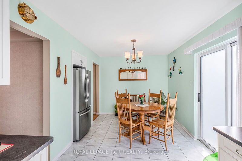 1289 Vincent Cres  Innisfil, L9S 1Z8 | Image 13