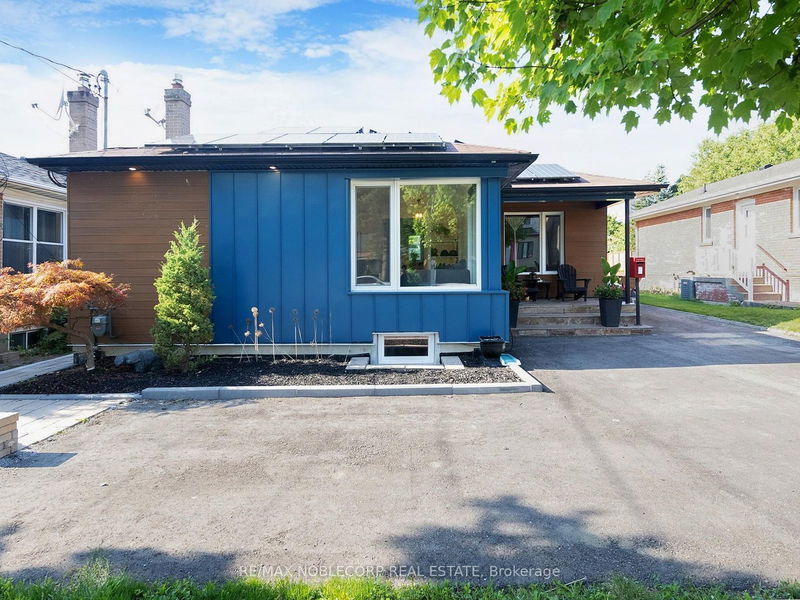 home for lease on 100 Rockport Crescent