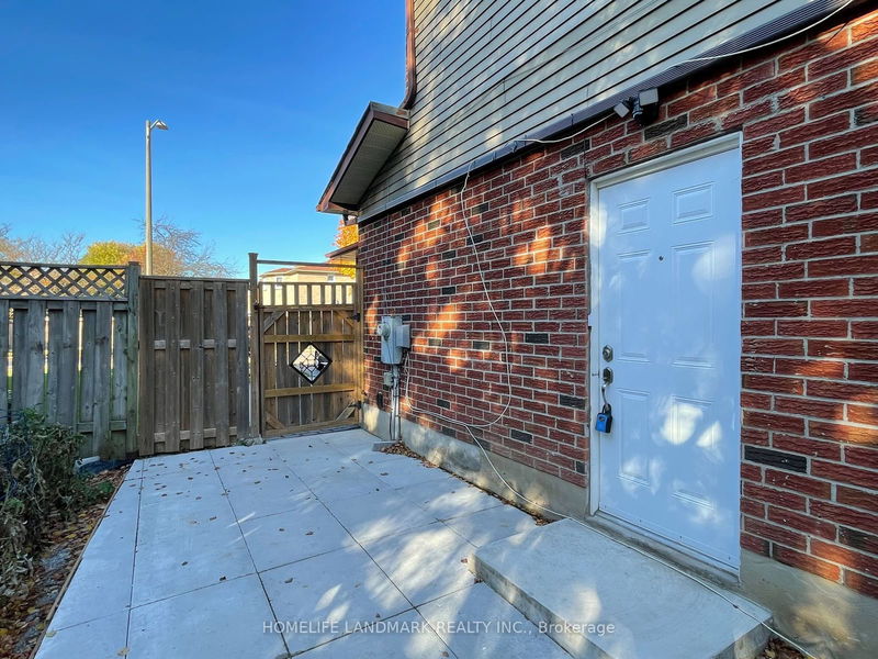 home for lease on 43 Sawyer Crescent