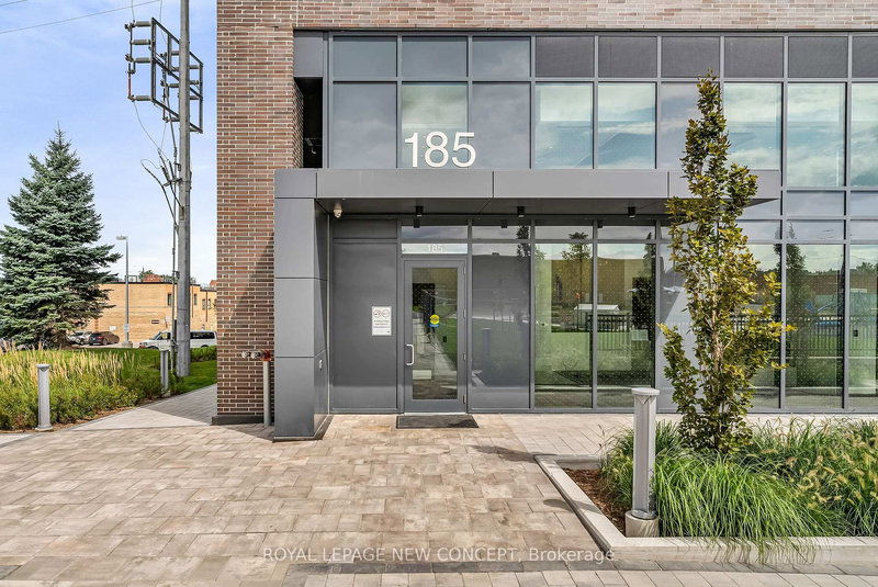 301 - 185 Deerfield Rd, Newmarket, L3Y 0G7 | Image 3