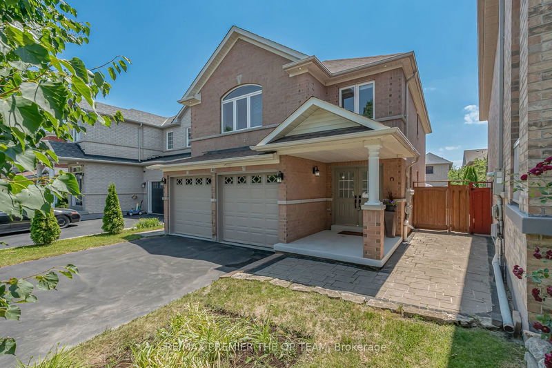 49 Queen Isabella Cres  Vaughan, L6A 3J7 | Image 2