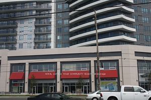 214 - 7163 Yonge St, Markham, L3T 0G6 | Image 3