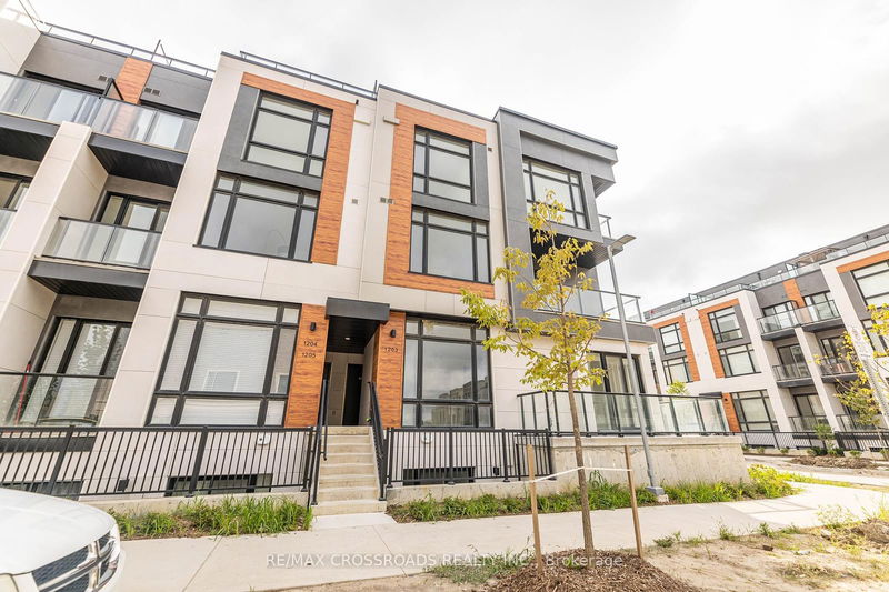 home for lease on 1203-6 David Eyer Road E