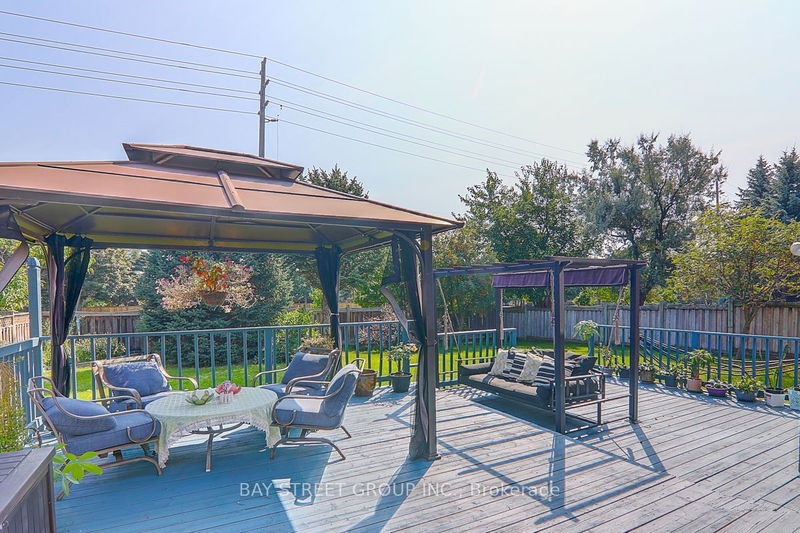 39 Calderbridge Cres  Markham, L3R 9M5 | Image 2