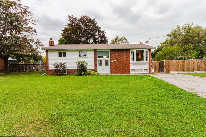 3 Lawndale Crt  Bradford West Gwillimbury, L0G 1B0 | Image 1