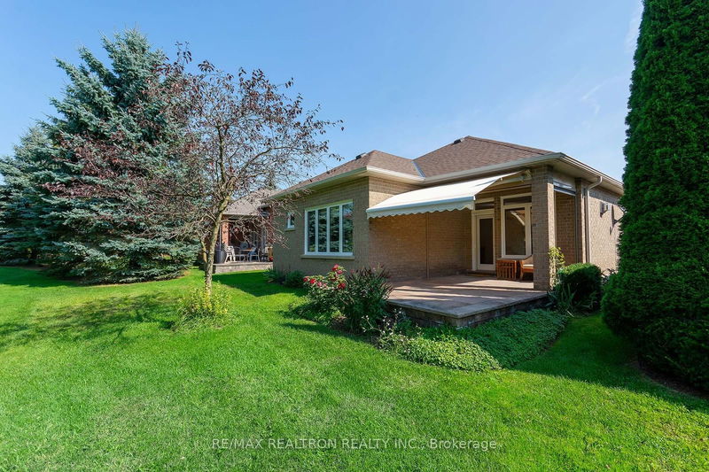 6 Arnie's Chance   Whitchurch-Stouffville, L4A 1M7 | Image 4