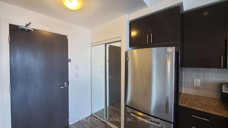 2311 - 7171 Yonge St, Markham, L3T 0C5 | Image 2