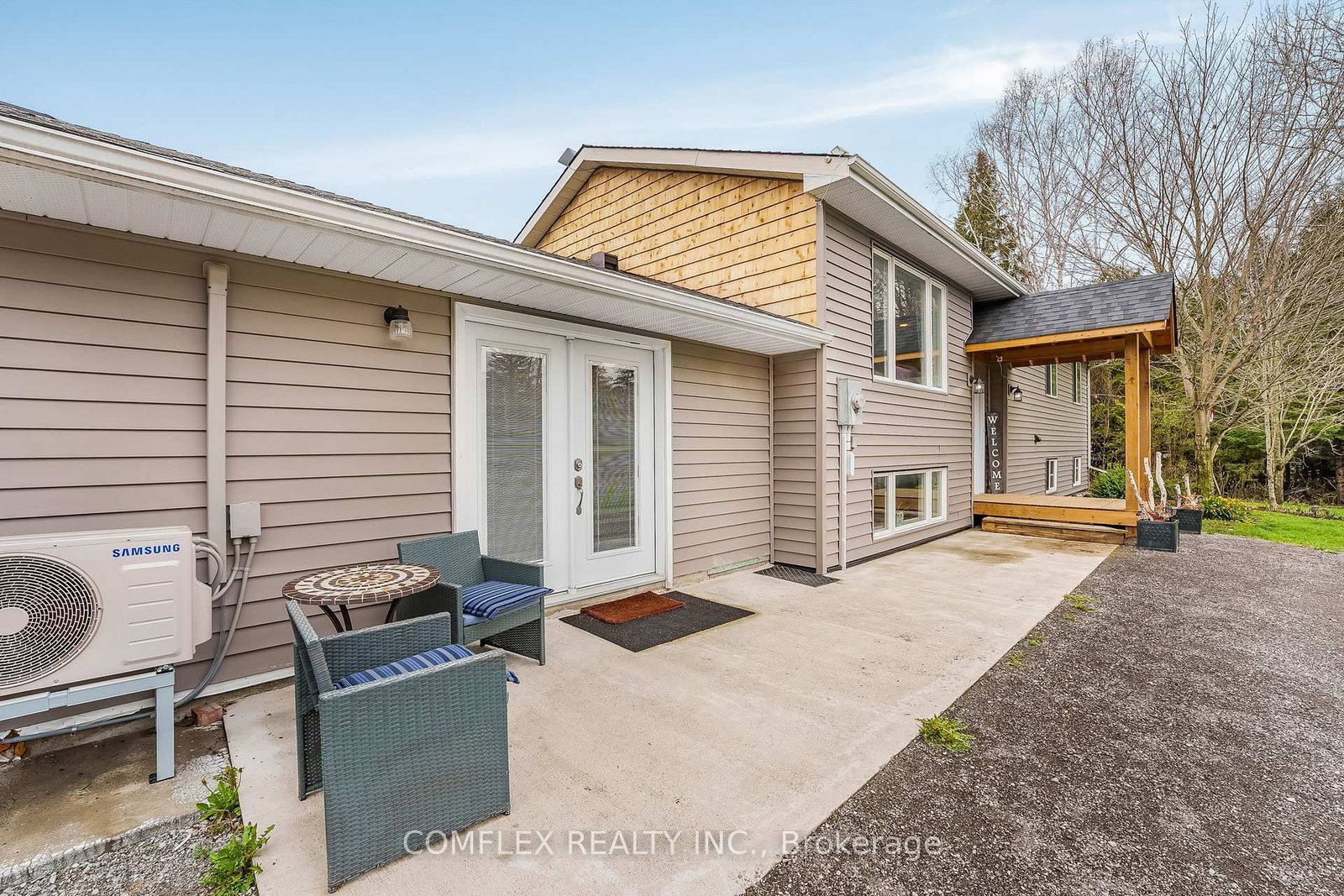Listing Image 4