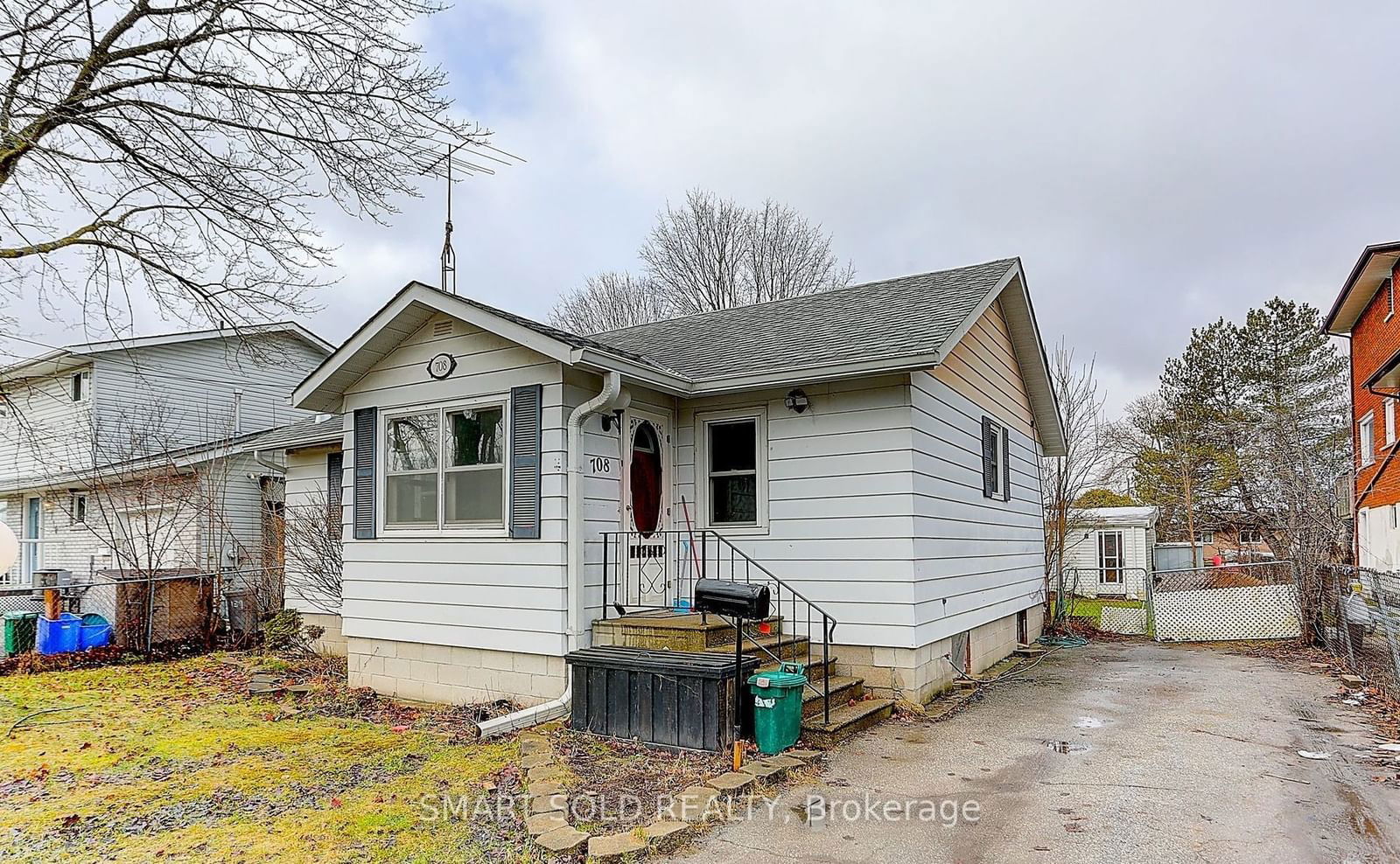 Building at 708 Lake Drive, Georgina, Keswick South