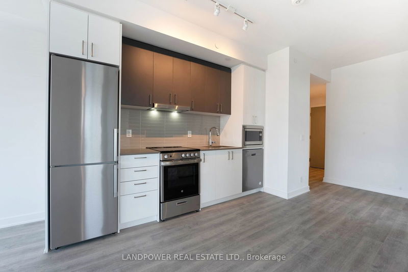 home for lease on 429B-50 Upper Mall Way