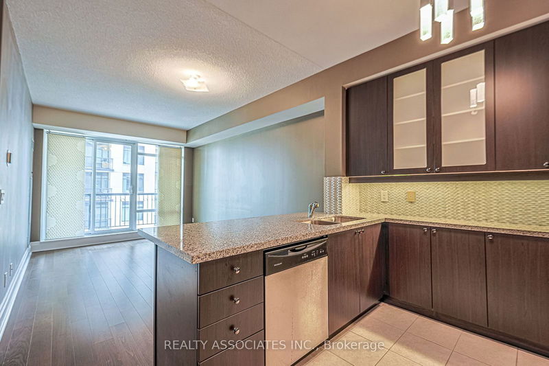  706 - 131 Upper Duke Cres  Markham, L6G 0C9 | Image 3