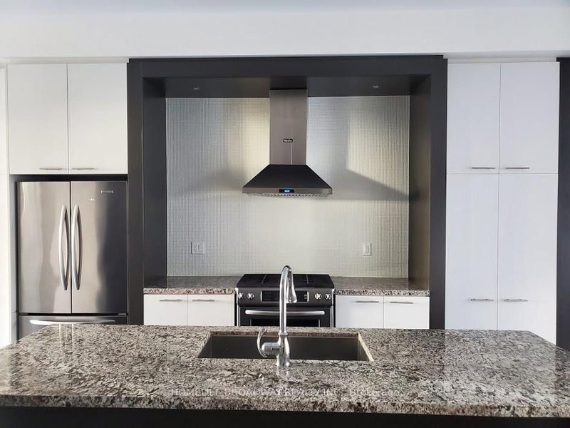 27 Genuine Lane, Richmond Hill, L4B 0E5 | Image 3