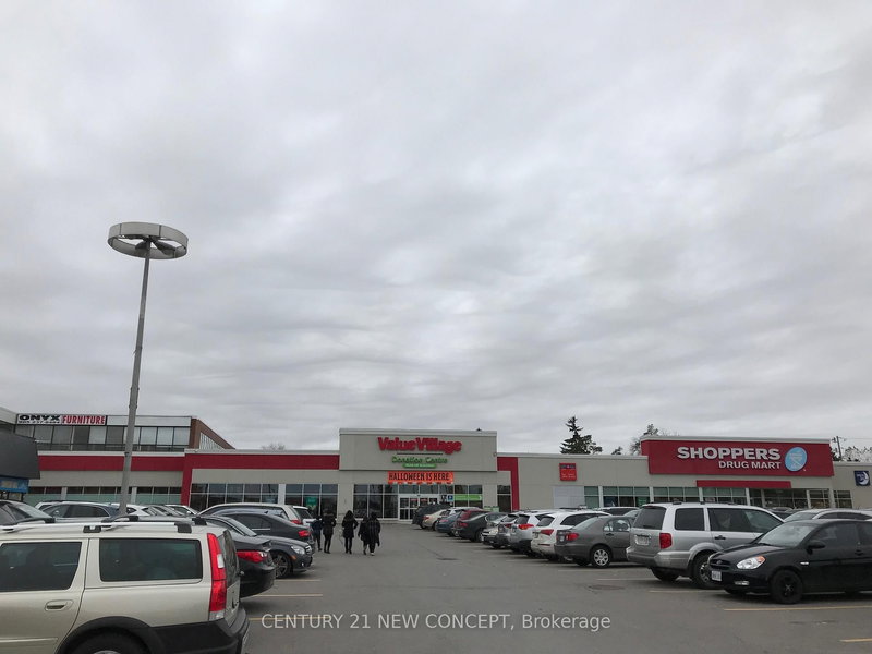 10620 Yonge St, Richmond Hill, L4C 3C8 | Image 3