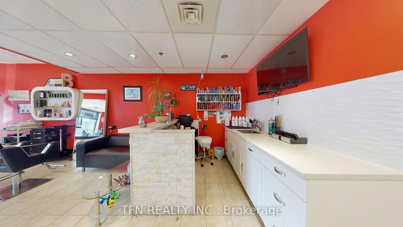 1B - 1102 Centre St, Vaughan, L4J 3M8 | Image 2