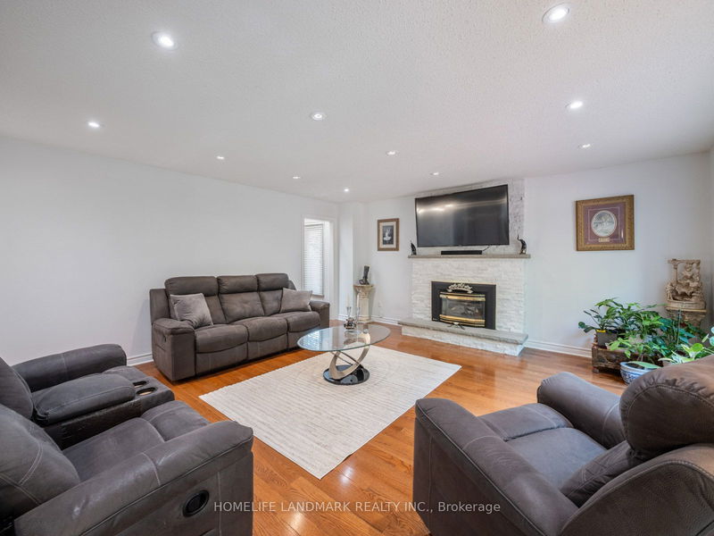 53 Highgrove Cres  Richmond Hill, L4C 7W9 | Image 15