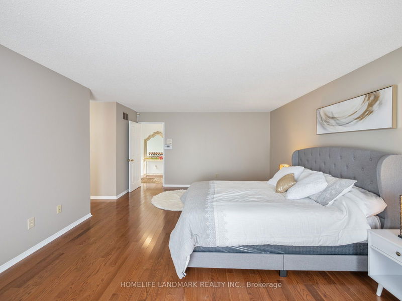 53 Highgrove Cres  Richmond Hill, L4C 7W9 | Image 23