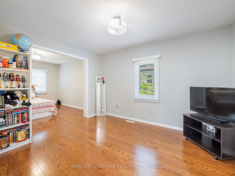 53 Highgrove Cres  Richmond Hill, L4C 7W9 | Image 27