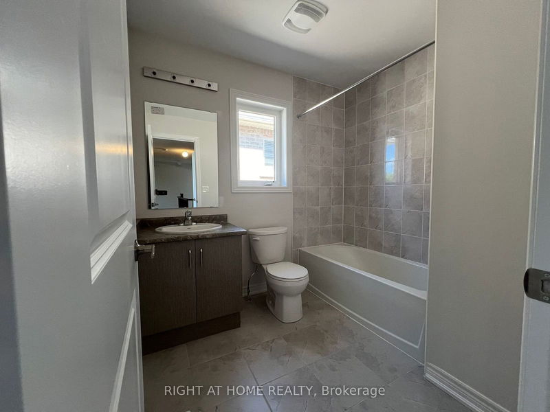 34 Sam Battaglia Cres  Georgina, L0G 1R0 | Image 12