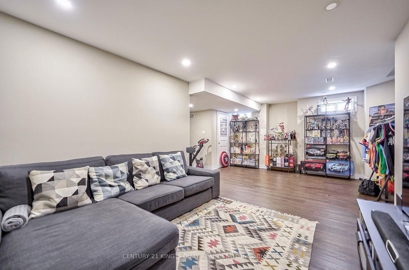 156 Balsamwood Rd  Vaughan, L4J 0G3 | Image 35