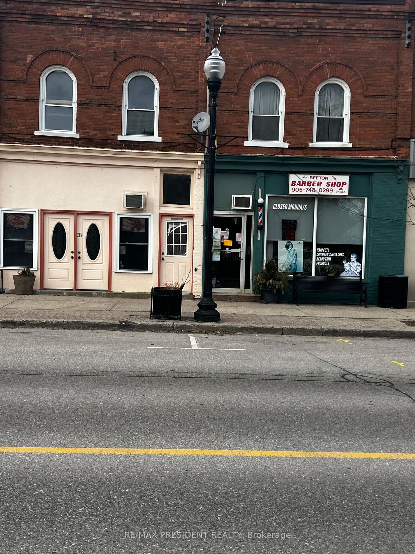 Building in 16 Main Street