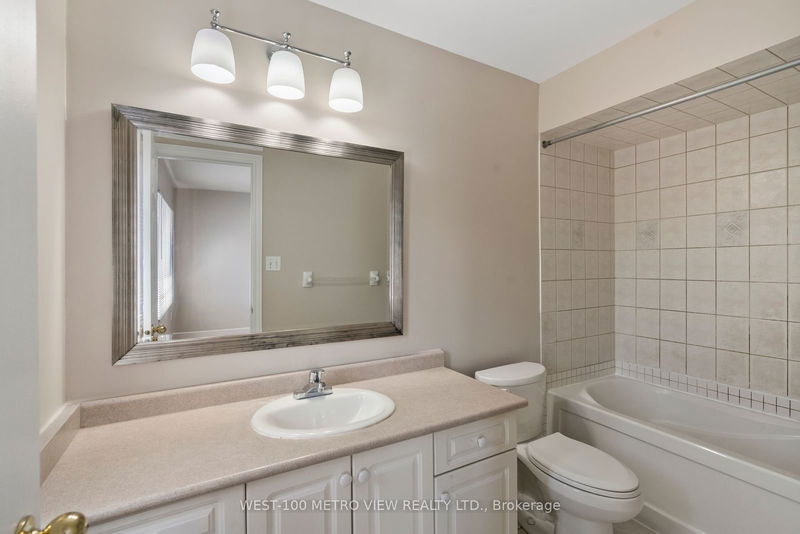 145 Royal Appian Cres  Vaughan, L4K 5L7 | Image 13