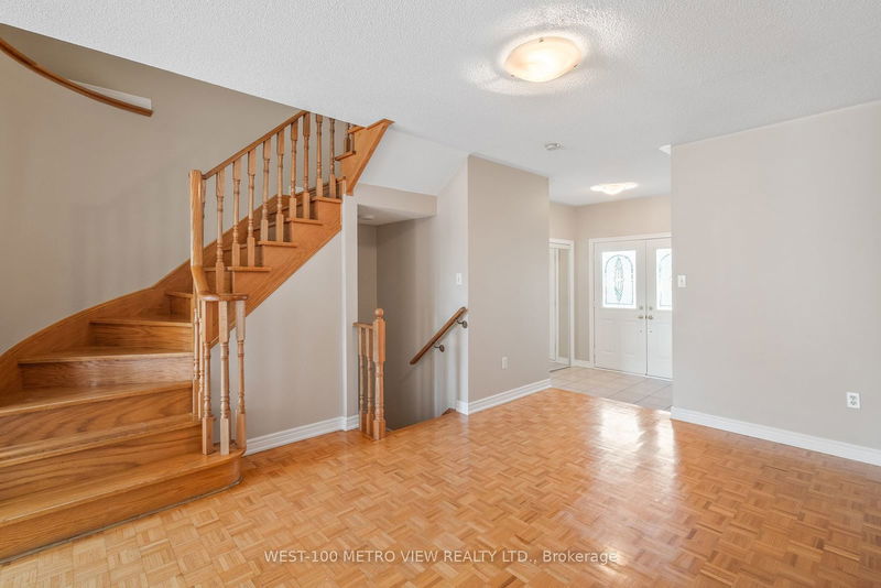 145 Royal Appian Cres  Vaughan, L4K 5L7 | Image 4