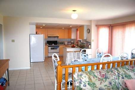 34 Baylawn Dr, Markham, L3S2R8 | Image 3