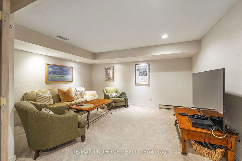 40 Wrenwood Crt  Markham, L3R 6H4 | Image 36