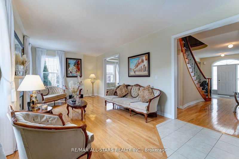 18 Orr Farm Rd  Markham, L6C 0A3 | Image 3