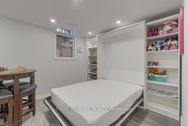 12 Laskin Dr  Vaughan, L6A 5A4 | Image 33