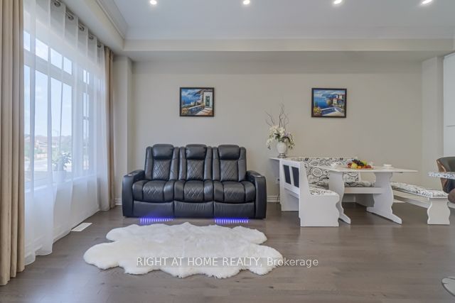 12 Laskin Dr  Vaughan, L6A 5A4 | Image 7