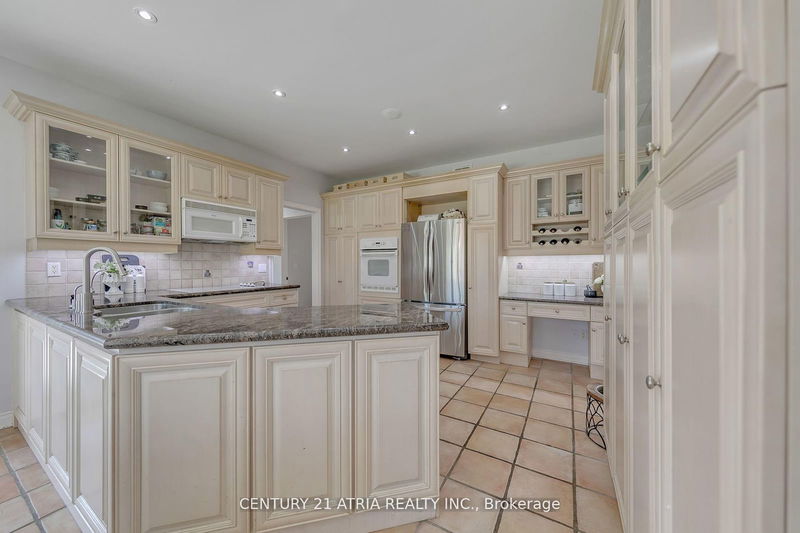 4 Maplehyrn Ave  East Gwillimbury, L0G 1V0 | Image 14