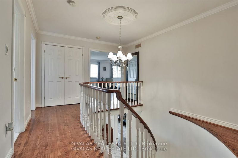 25 Sala Dr  Richmond Hill, L4C 8C3 | Image 18