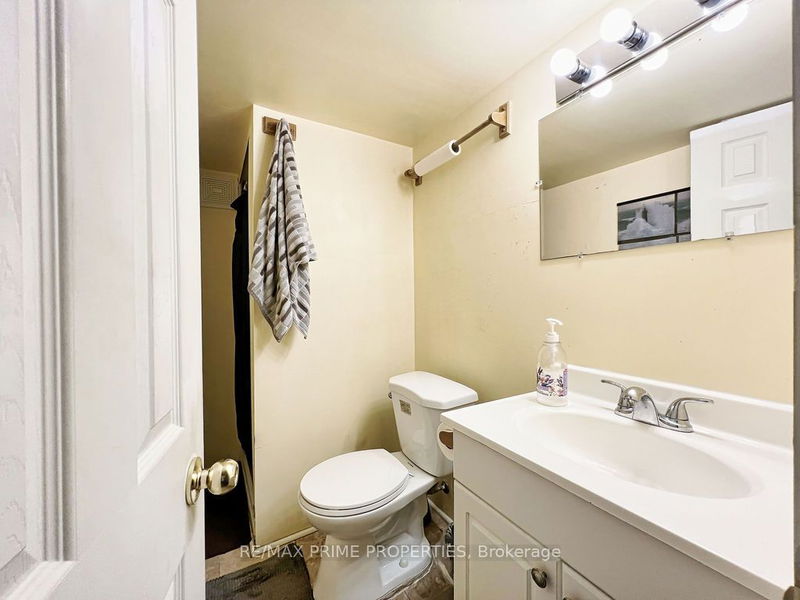 15 Bond Lake Park St  Richmond Hill, L4E 5C3 | Image 19