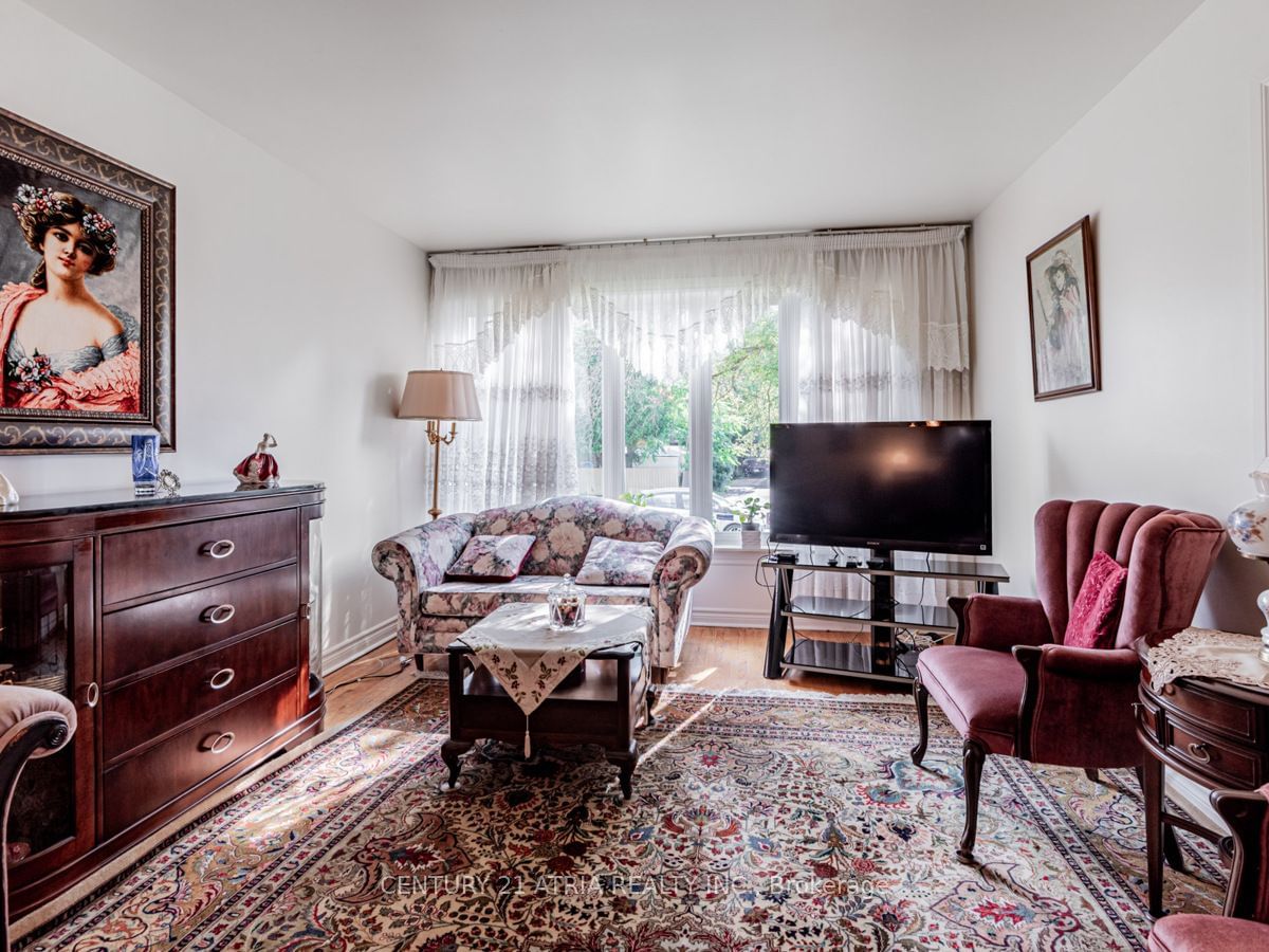 Listing Image 7