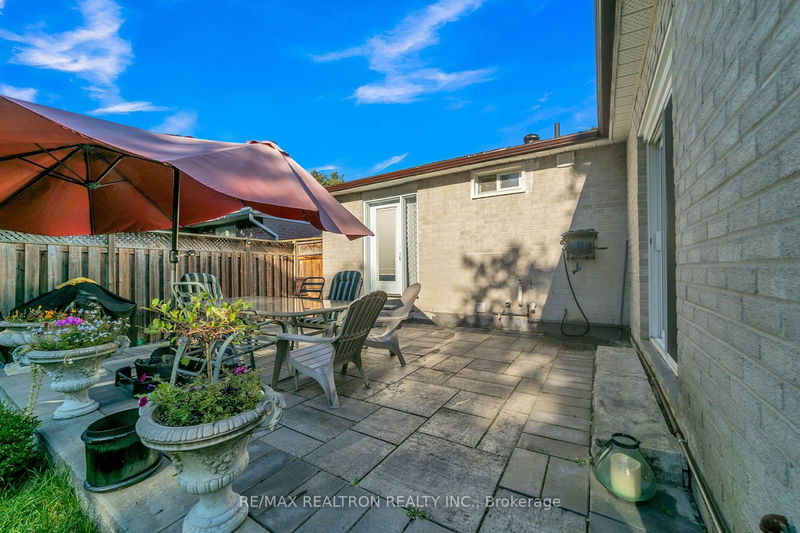 374 Borden Ave  Newmarket, L3Y 5B9 | Image 31