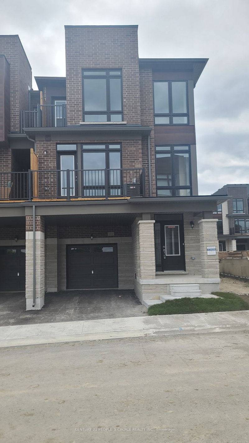 161 Blick Cres, Aurora, L4G 4A7 | Image 2