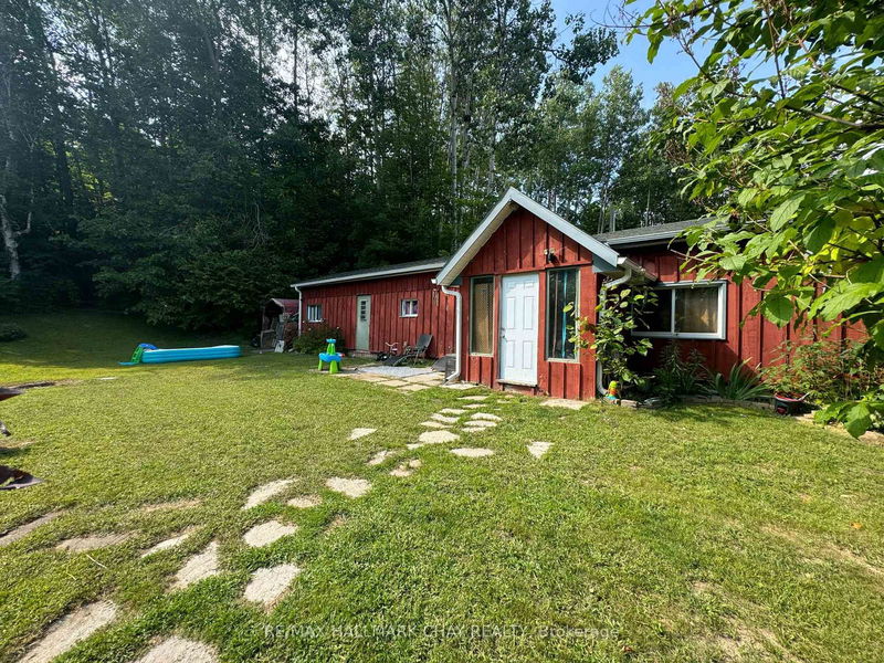 home for sale on 14-4932 25th Sideroad