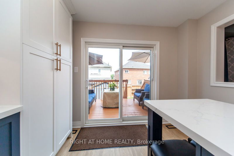 232 Karl Rose Tr  Newmarket, L3X 3J2 | Image 11