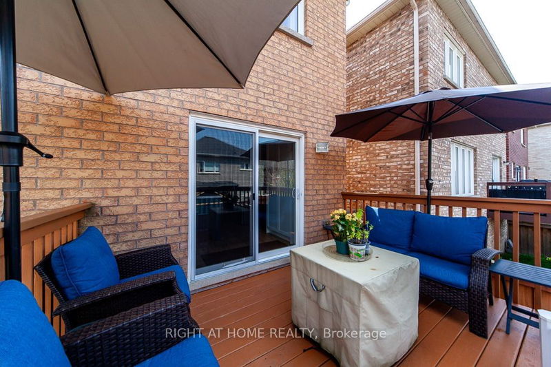 232 Karl Rose Tr  Newmarket, L3X 3J2 | Image 37