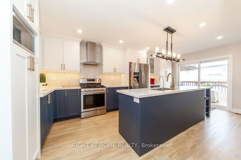 232 Karl Rose Tr  Newmarket, L3X 3J2 | Image 5