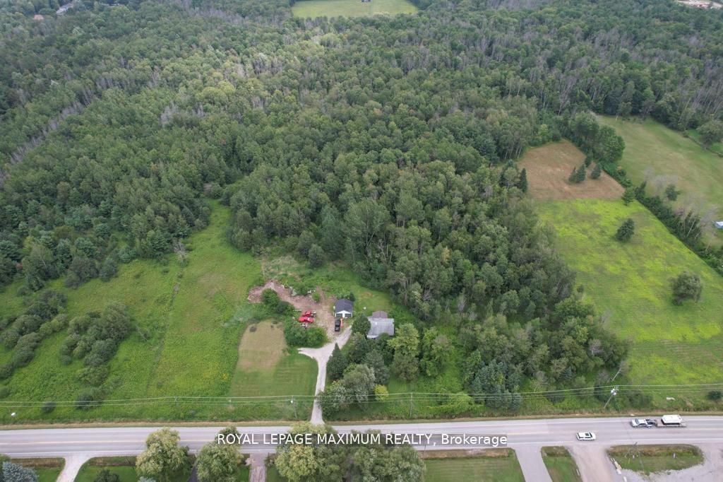 Building at 20223 Bathurst Street, East Gwillimbury, Holland Landing