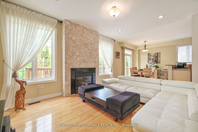 29 Raintree Cres  Richmond Hill, L4E 3T5 | Image 11