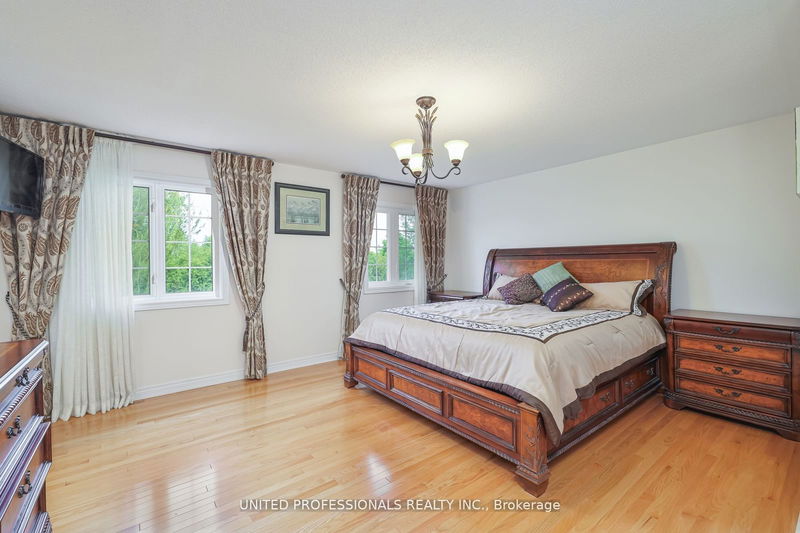 29 Raintree Cres  Richmond Hill, L4E 3T5 | Image 16